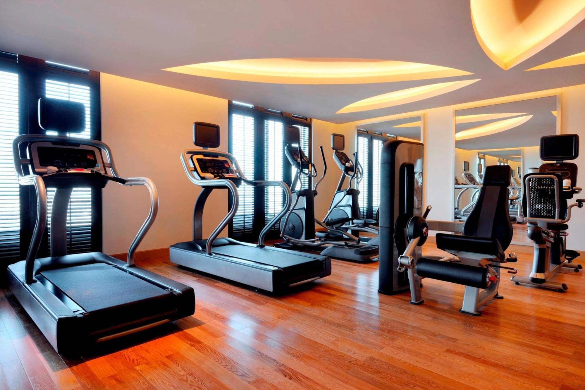 マリオット エグゼクティブ アパートメンツ ドバイ アル ジャダフ エクステリア 写真 The gym at the W Hotel in Dubai