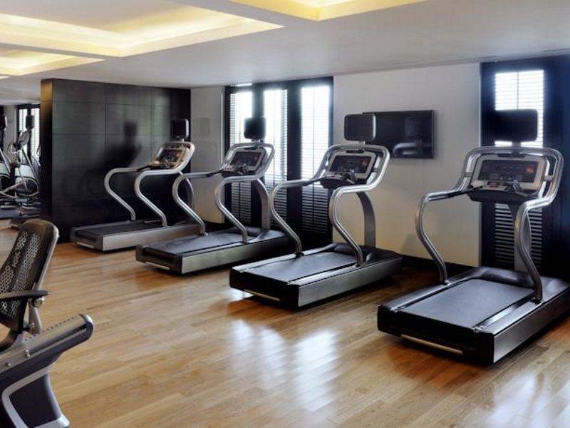 マリオット エグゼクティブ アパートメンツ ドバイ アル ジャダフ エクステリア 写真 The gym at the hotel