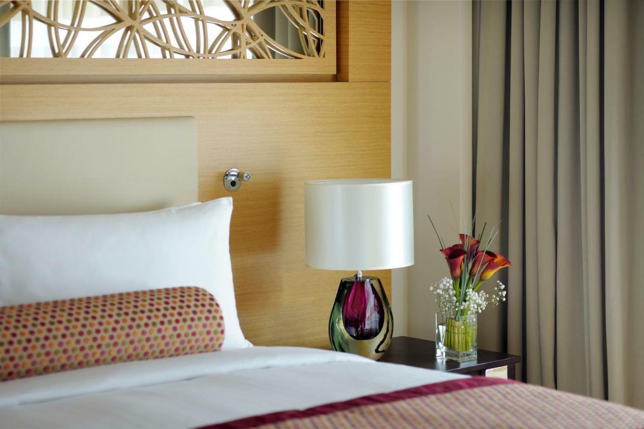 マリオット エグゼクティブ アパートメンツ ドバイ アル ジャダフ エクステリア 写真 A bedroom at the hotel